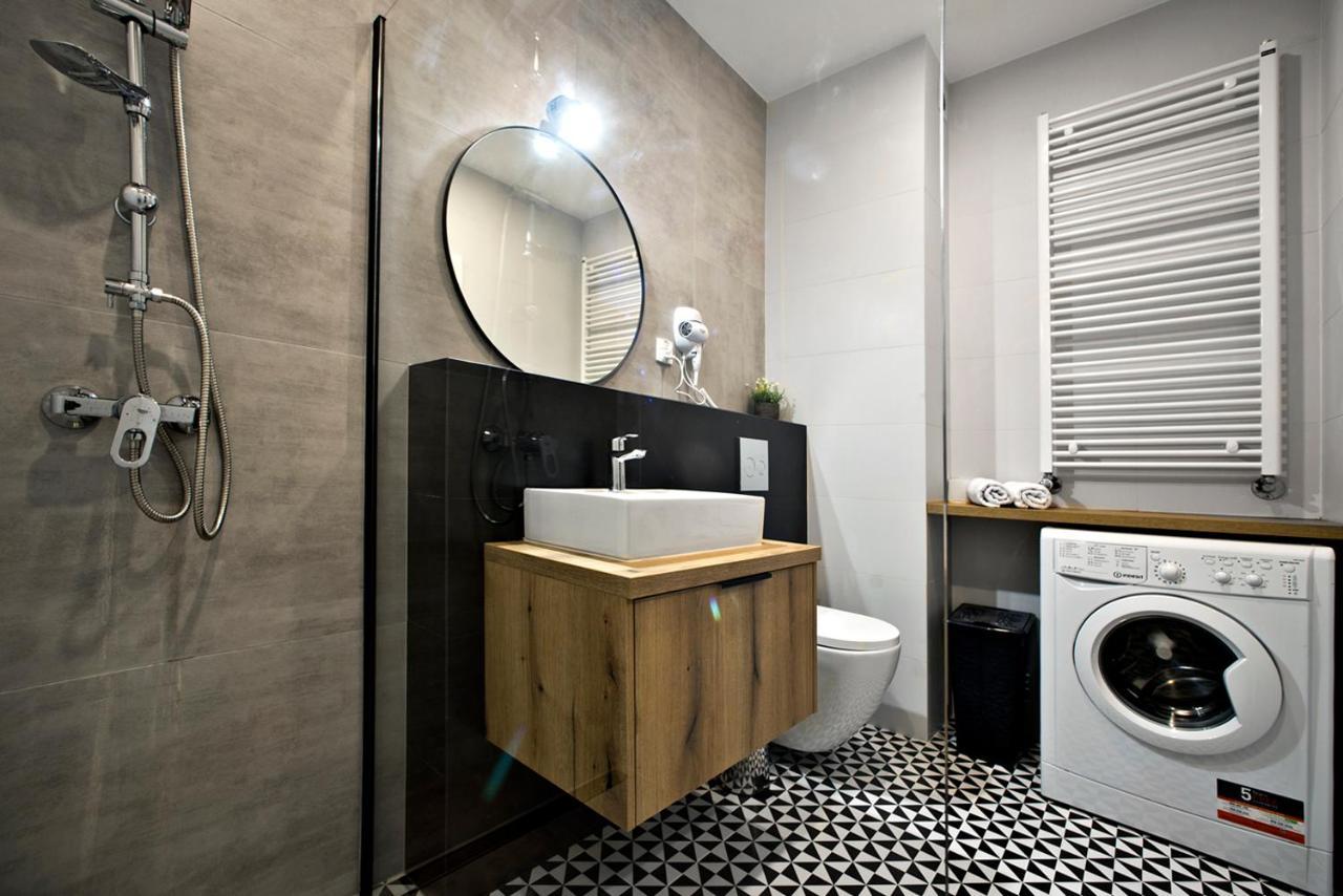 Komputerowa Serviced Apartments By P&O Warszawa Eksteriør billede