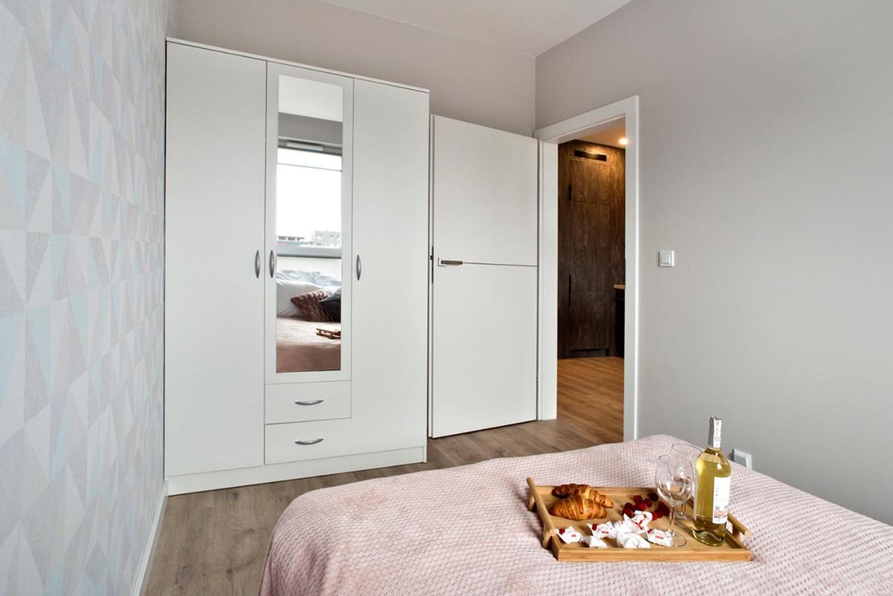 Komputerowa Serviced Apartments By P&O Warszawa Eksteriør billede
