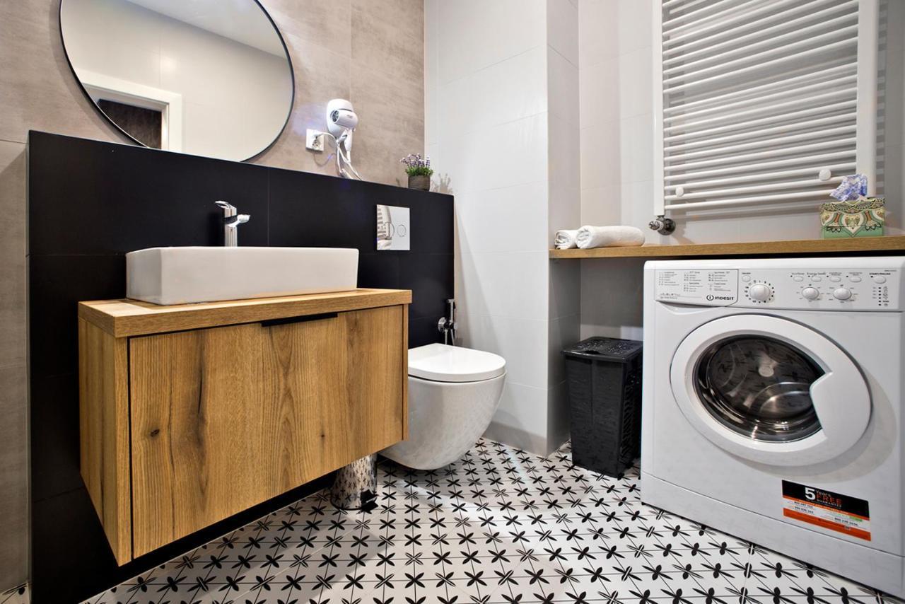 Komputerowa Serviced Apartments By P&O Warszawa Eksteriør billede